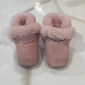Baby Uggs size 4/5